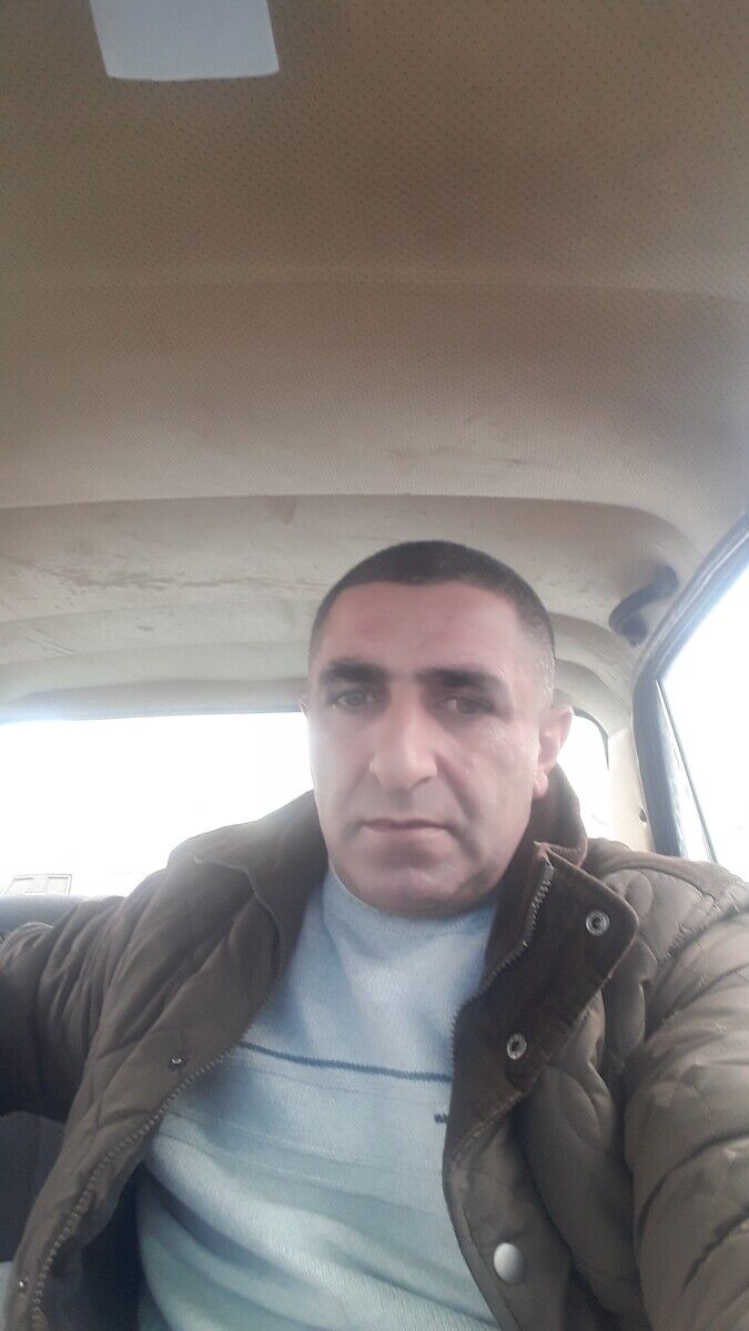  21220611  Giorgi, 49 ,    