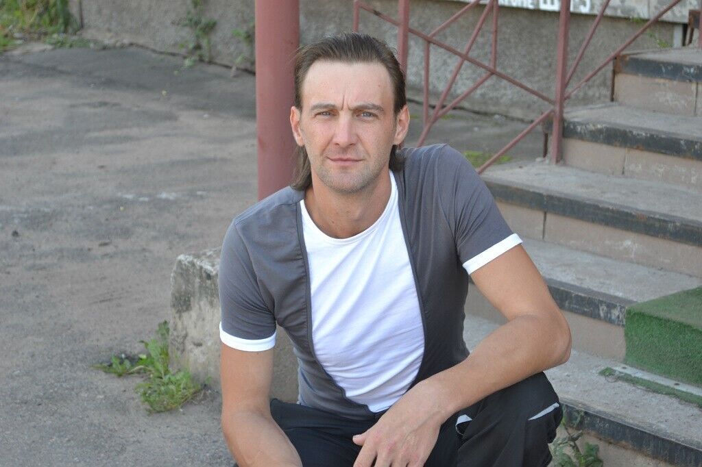  32453171  Eugen, 43 ,    