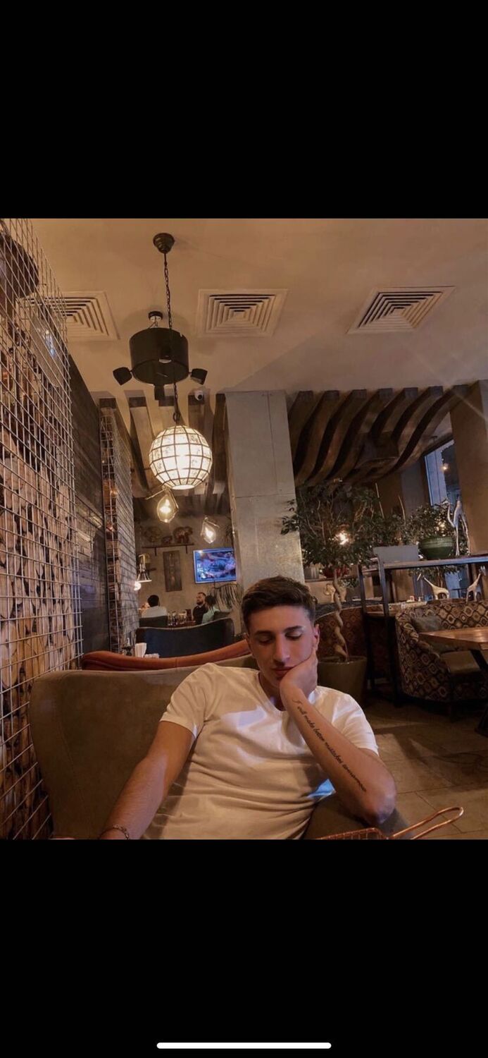  ,   Armen, 25 ,   ,   