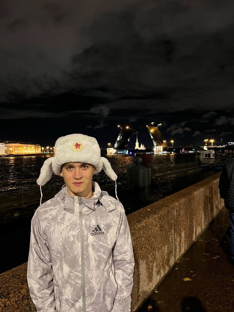  ,   Artem, 22 ,   ,   