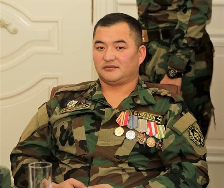  18368651  Beka, 41 ,    