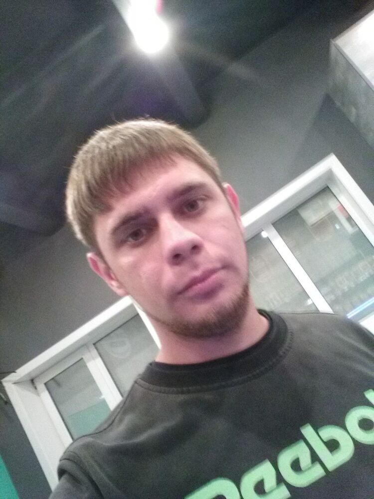  8214881  Artem, 32 ,    -