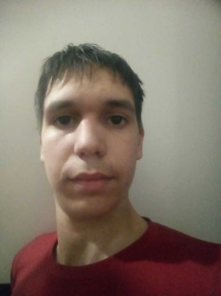  46987331  Philip, 21 ,    