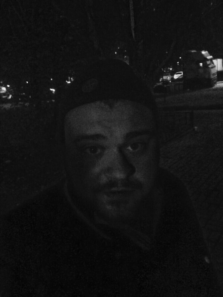  22559671  Vladislav, 31 ,    