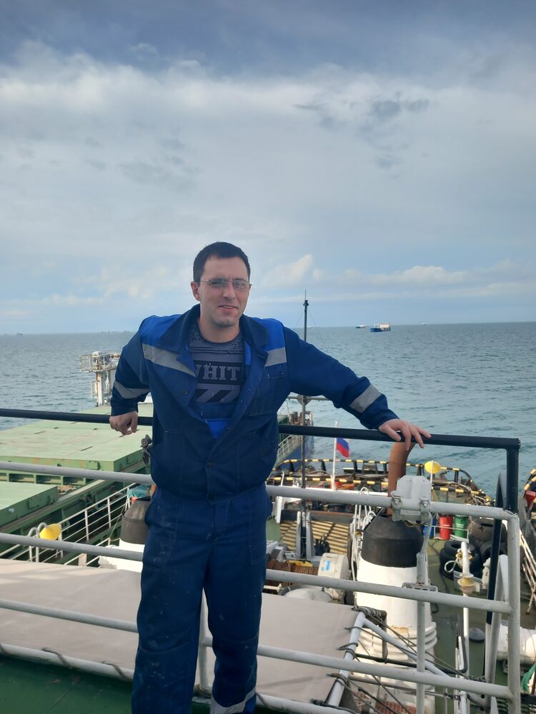  33810871  Kamil, 34 ,    --