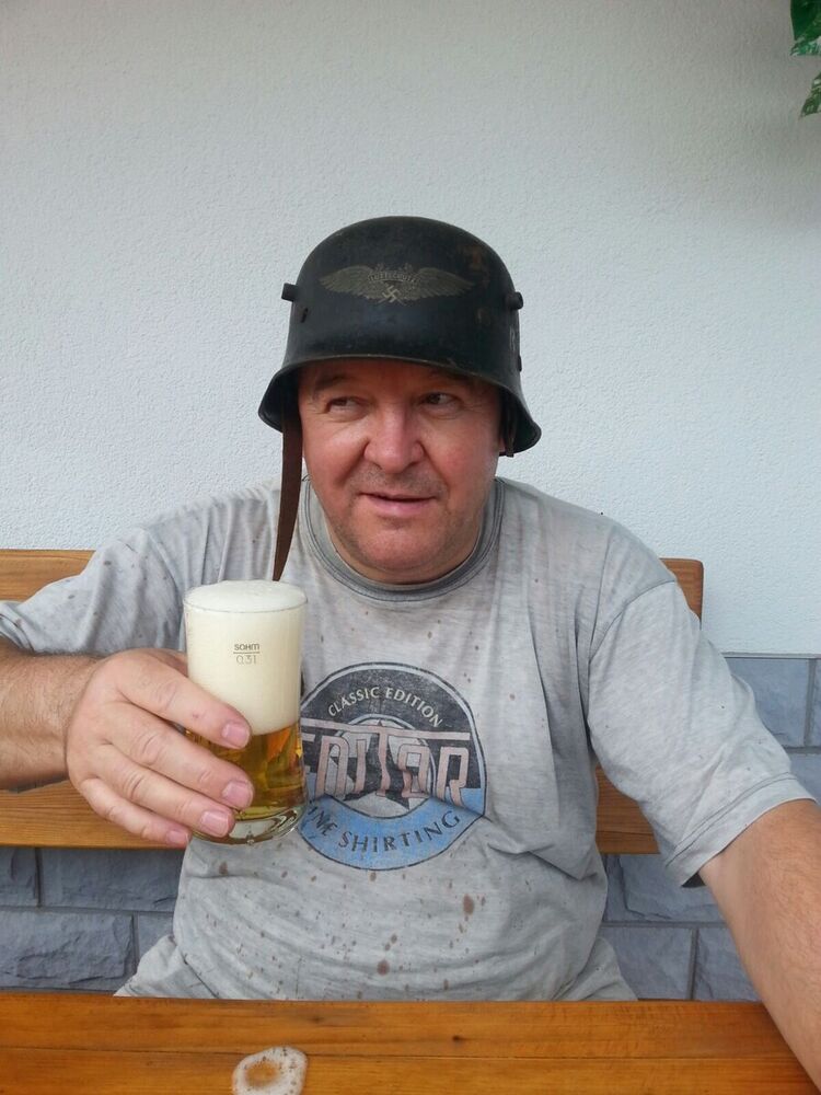 22524911  Igor, 52 ,    