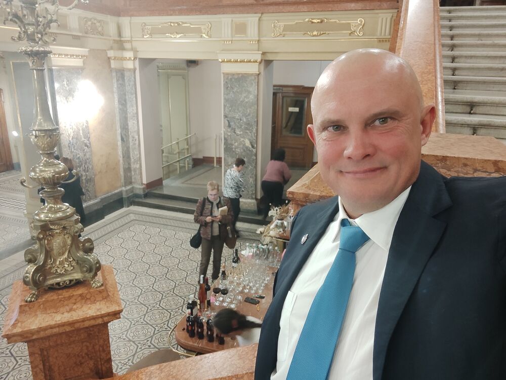  ,   Anatoliy, 51 ,   ,   , c 