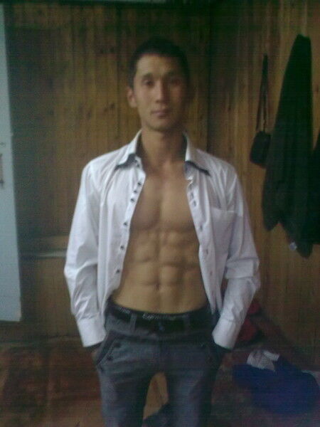  5423131  Urmat, 33 ,    