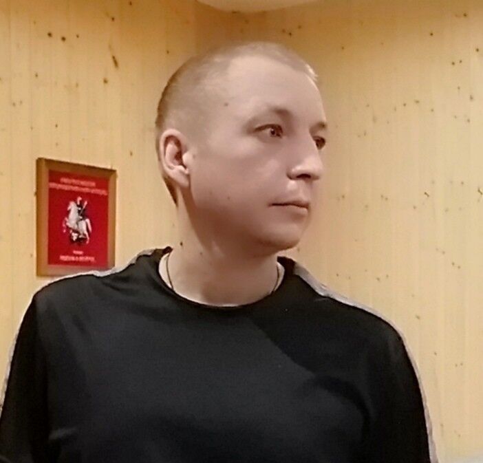  19096921  Ivan, 43 ,    