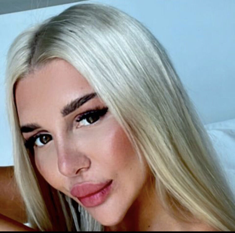  ,   Barbie, 24 ,  