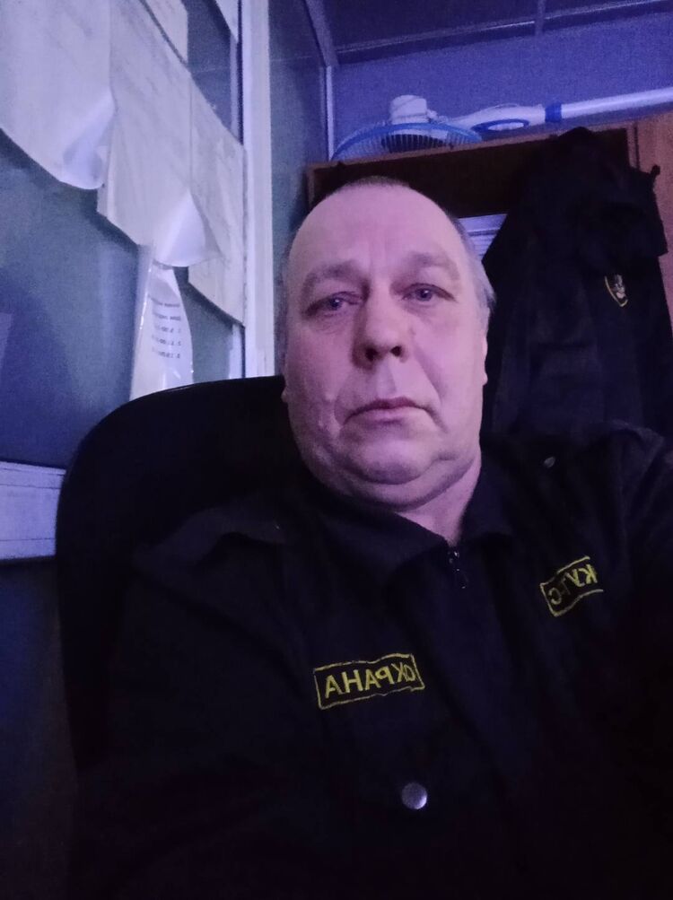  28003841  , 53 ,    