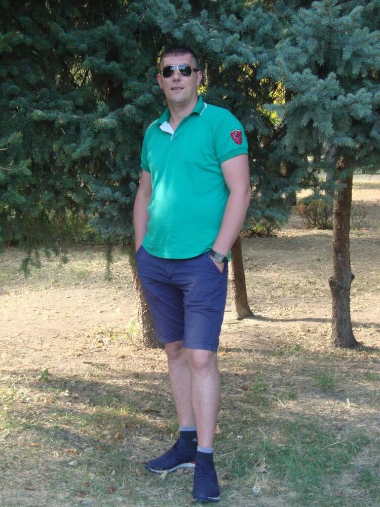  8988411  , 44 ,    
