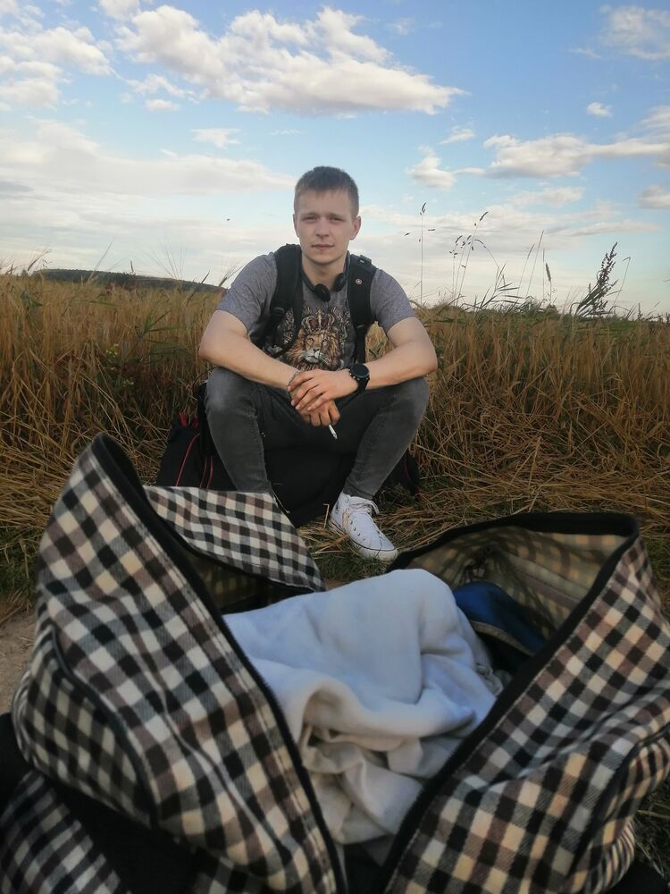  45718601  Vlad, 28 ,    