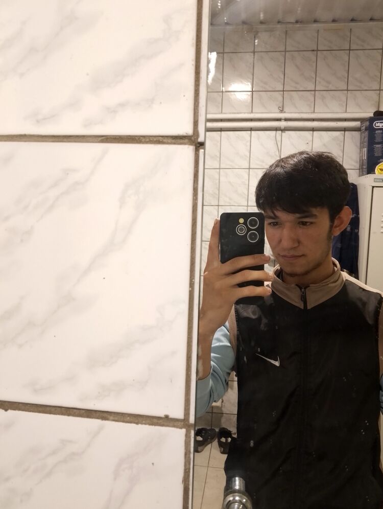  46214951  Xasan, 20 ,    