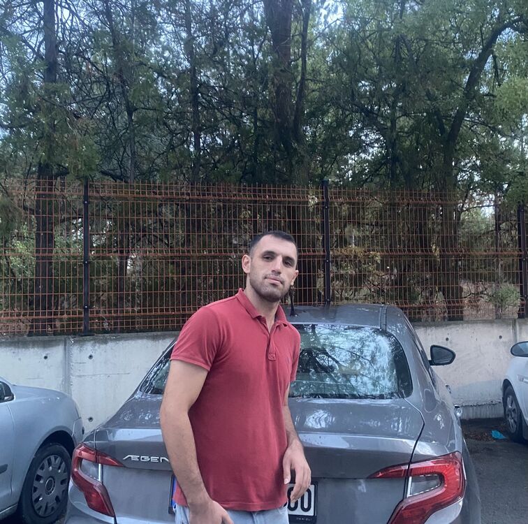  46394471  Ali, 25 ,    