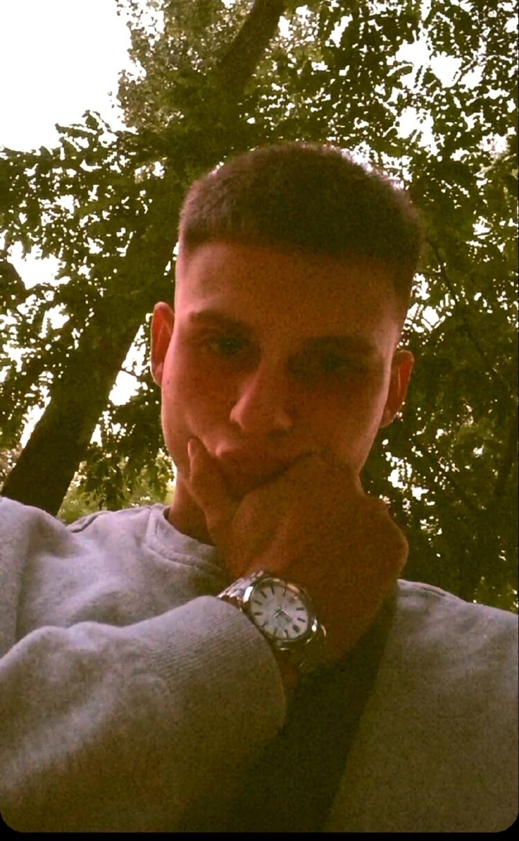  30814651  Alexander, 23 ,    