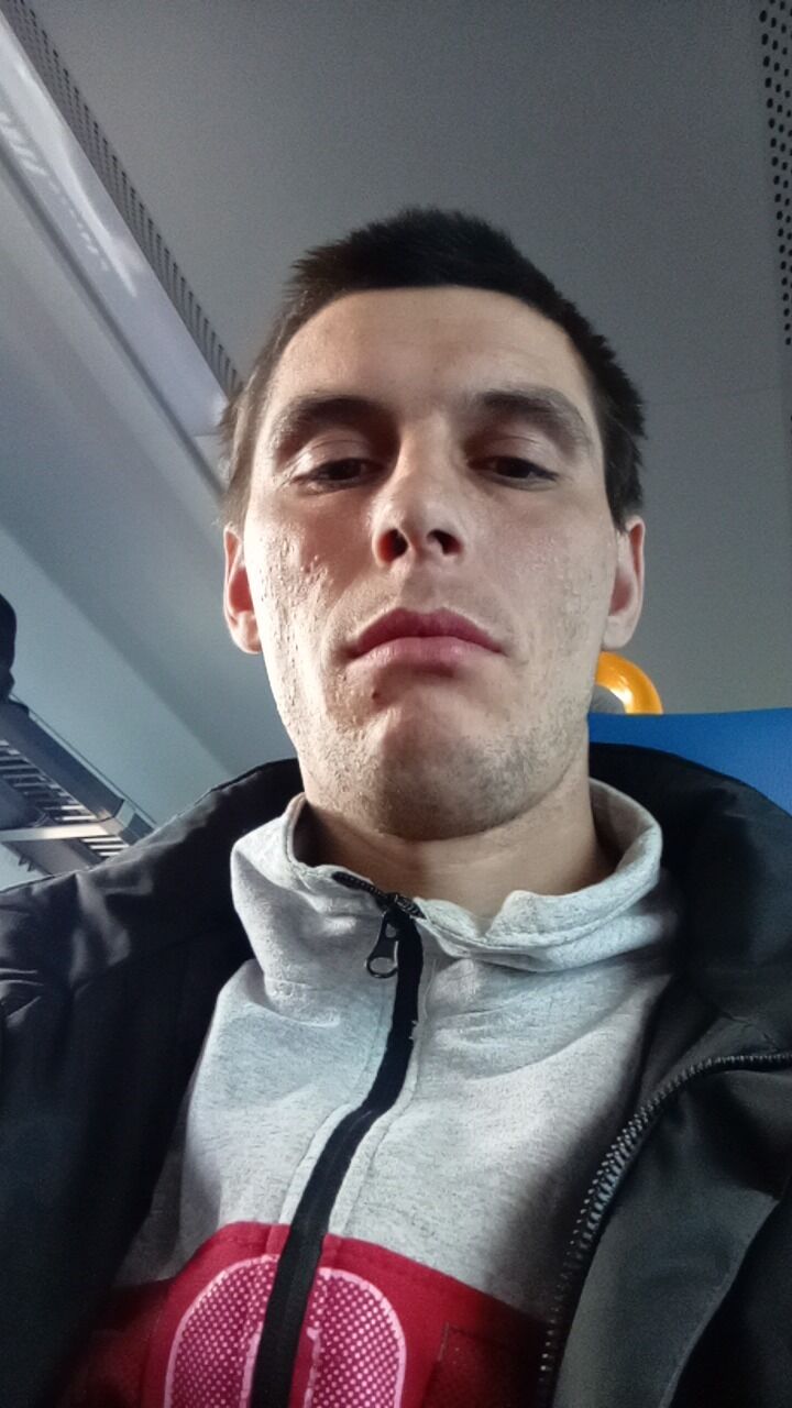  48569151  Anton, 29 ,    