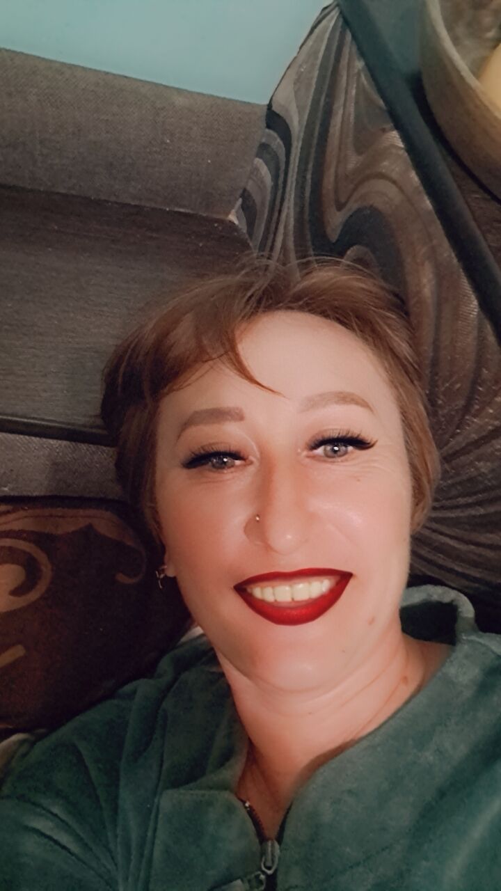  37338901  Elena, 39 ,    