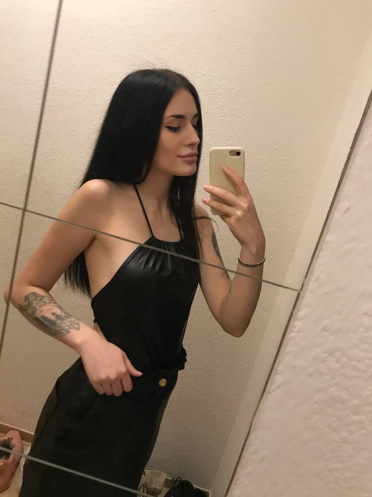  32098691  Anastasiia, 24 ,    