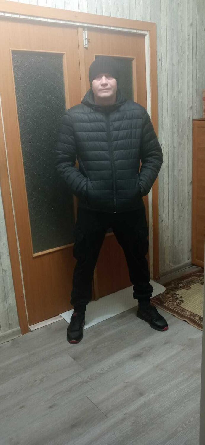  41677981  , 40 ,    