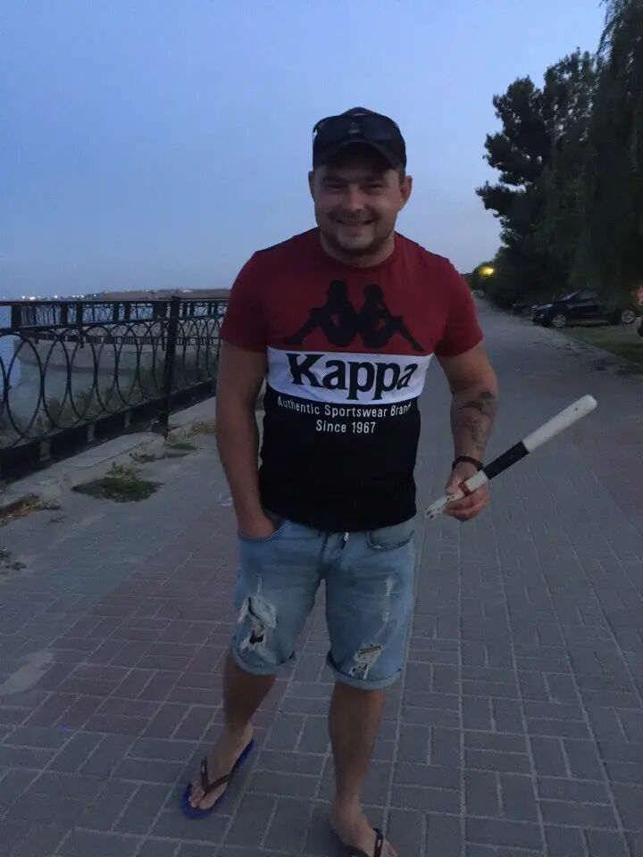  46064101  Andrei, 31 ,    