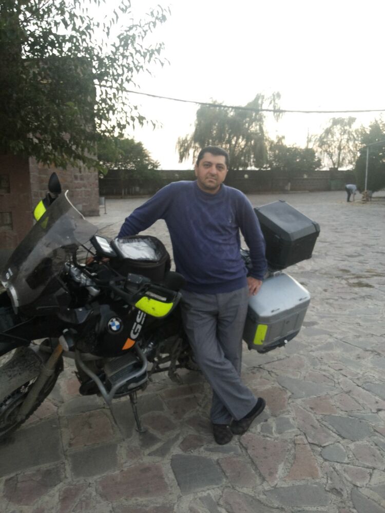  9666891  Artyom, 52 ,    