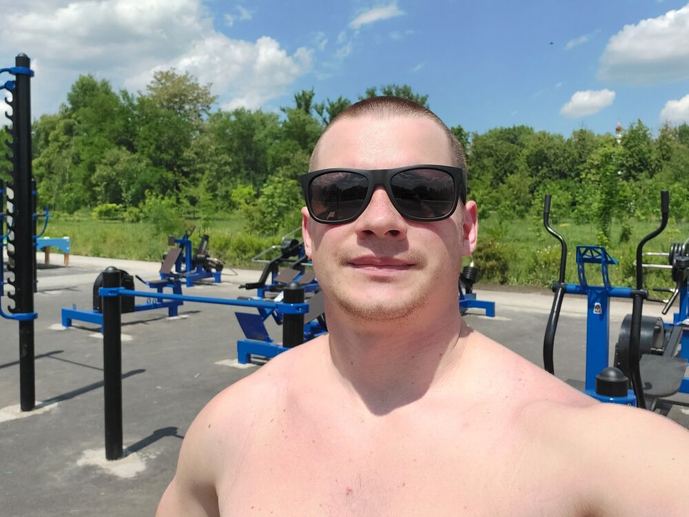  27278591  Denis, 32 ,    