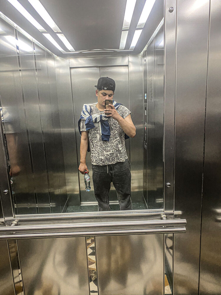  46529081  , 28 ,    