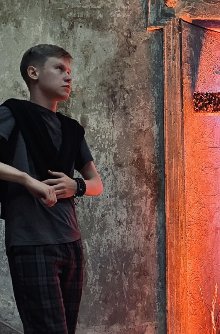  38079611  , 25 ,    