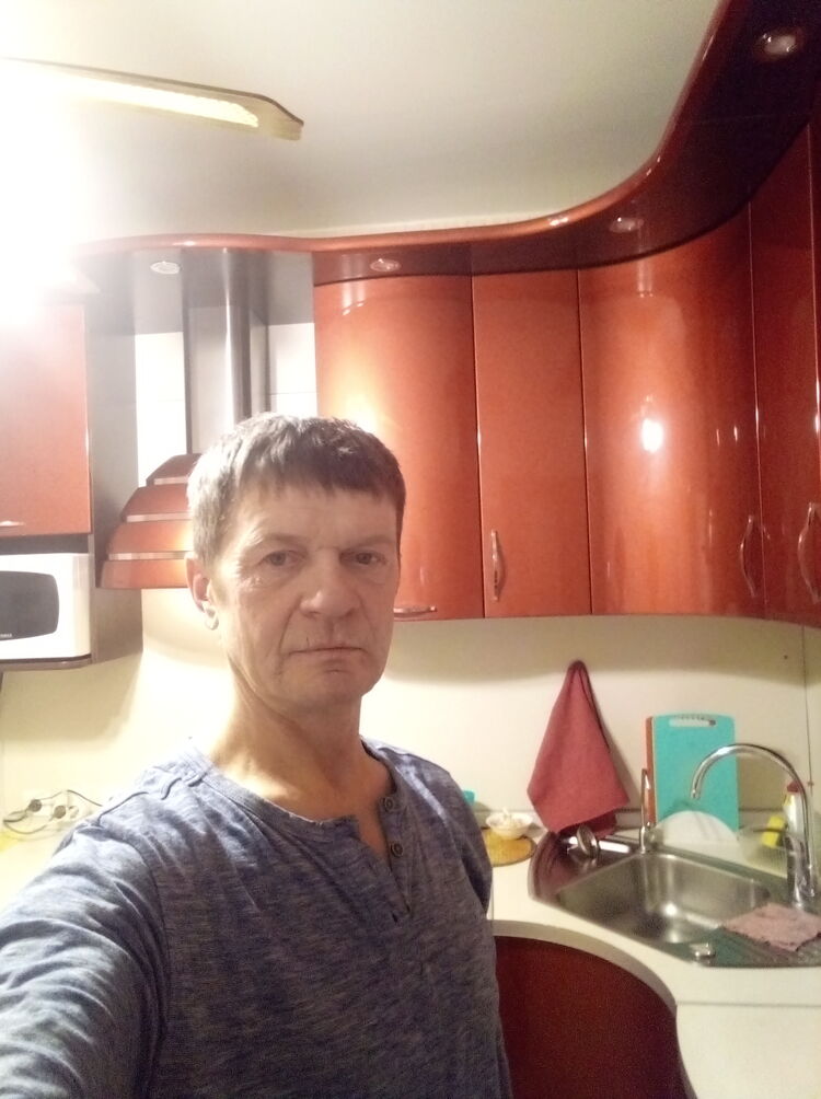  ,   Leonid, 53 ,  