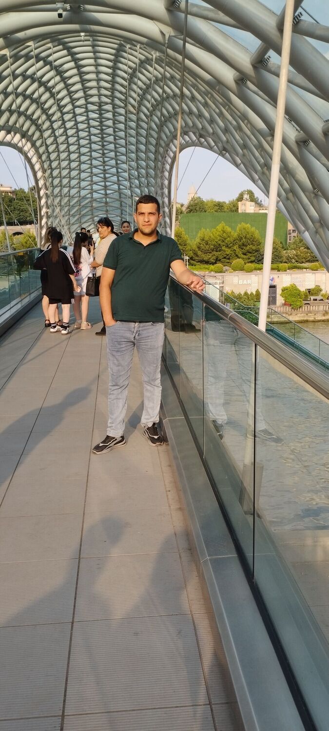  ,   Andranik, 28 ,   ,   