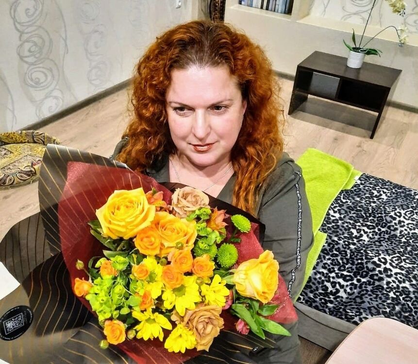  ,   Lana, 52 ,     , c 