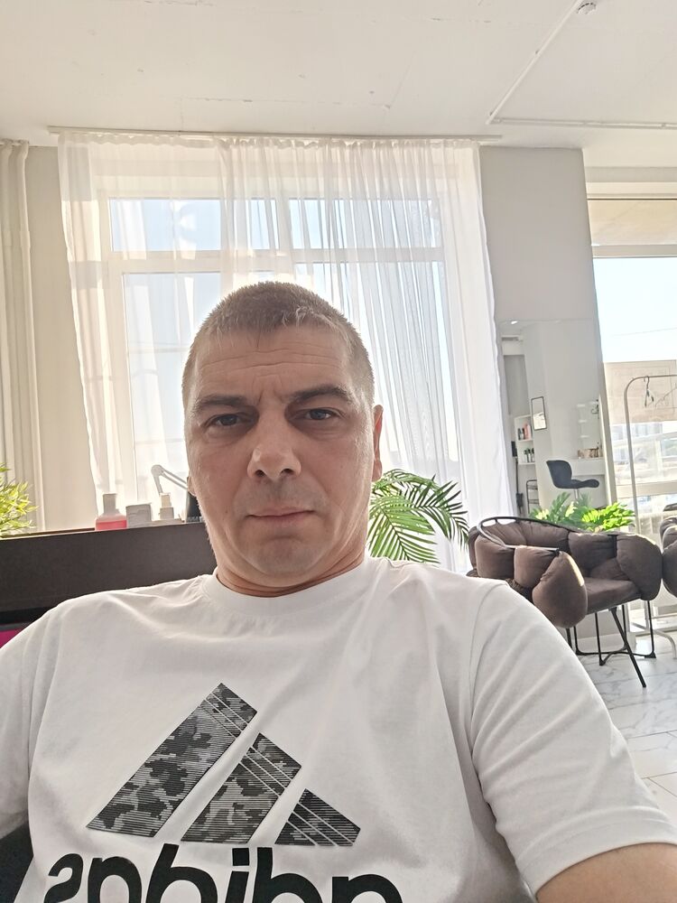  53486841  Anton, 37 ,    