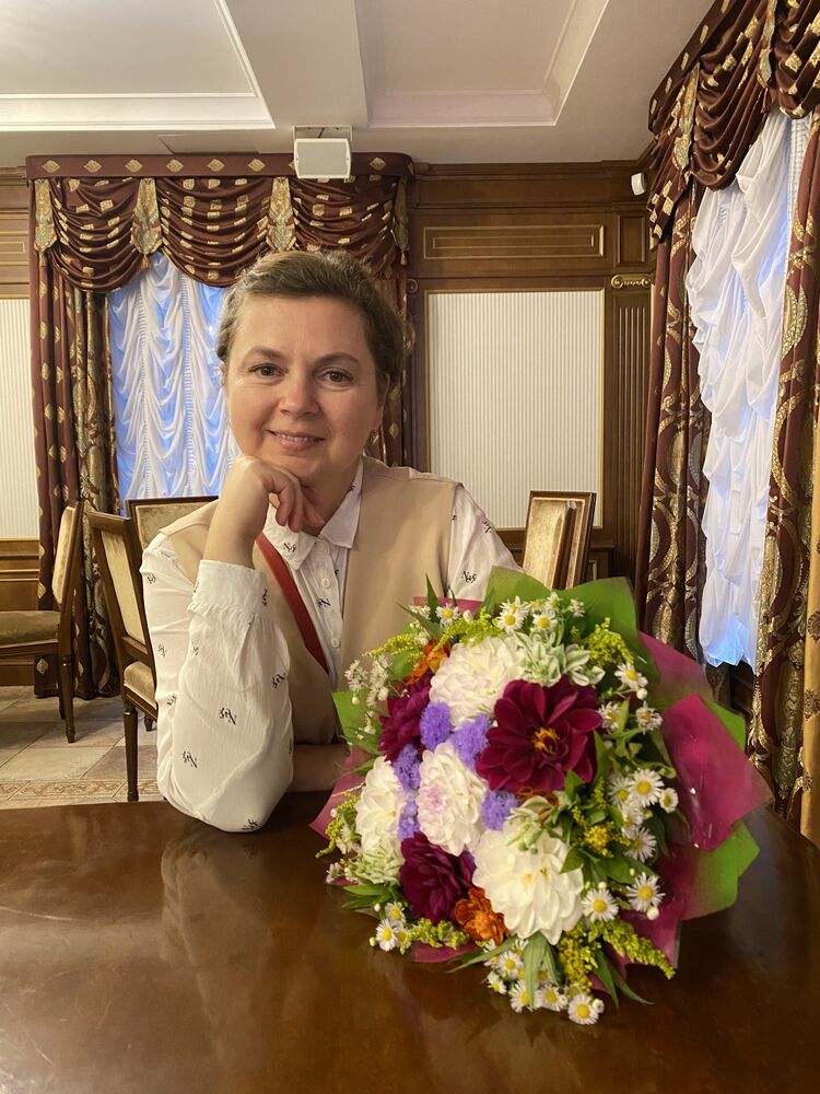  53660321  Olga, 46 ,    