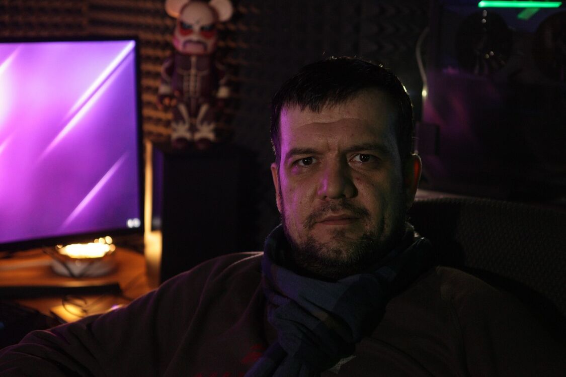  16430831  Denis, 45 ,    