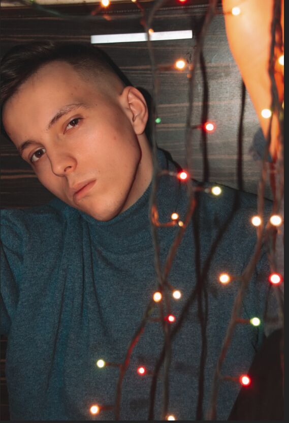  53716951  HEPBHbI, 26 ,    