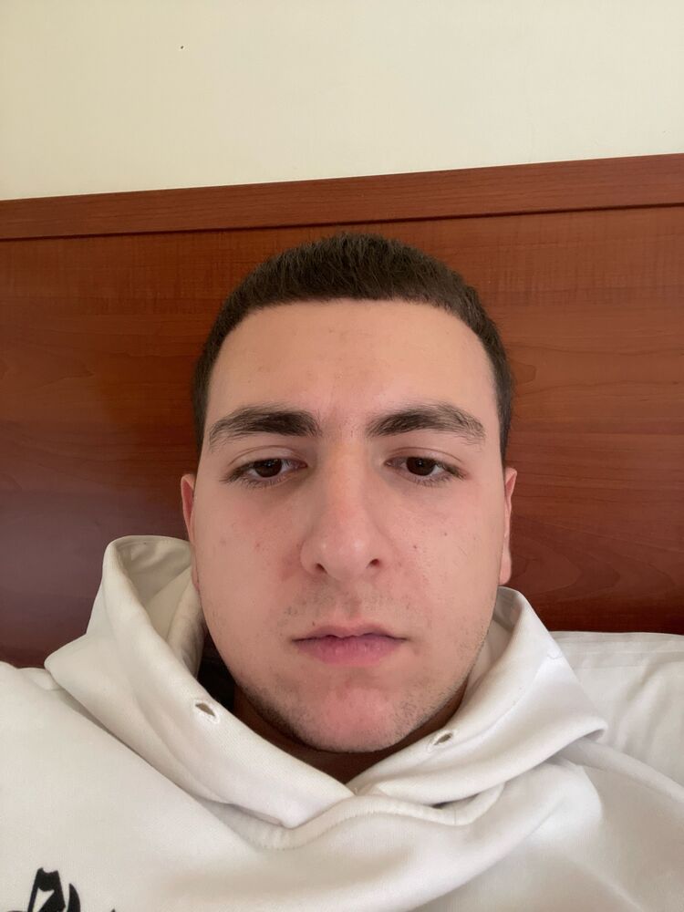  49502411  Vahe, 21 ,    