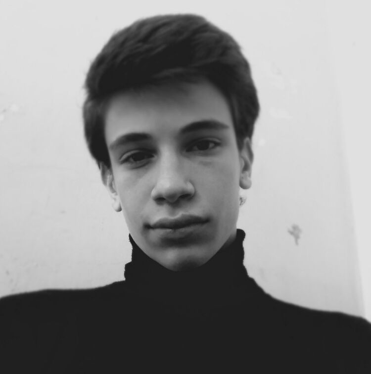  10661041  Nikusha, 26 ,    