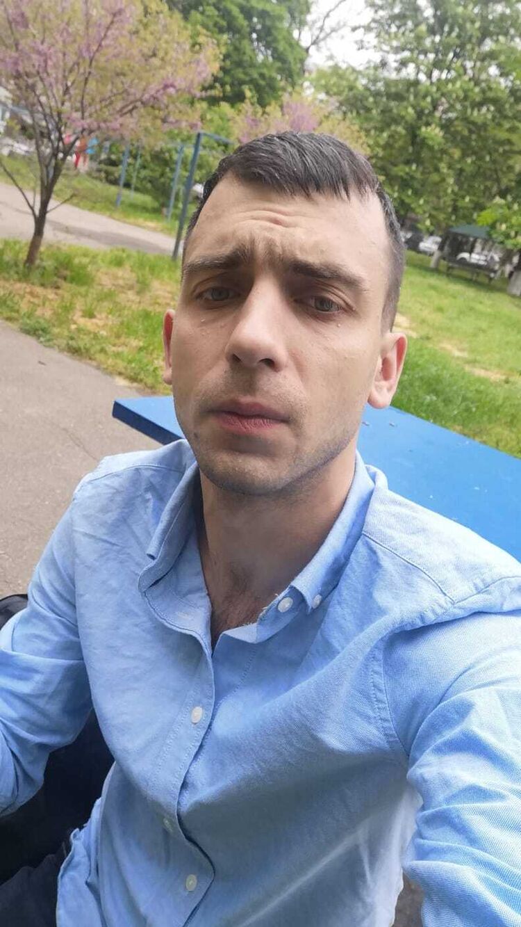  ,   Anton, 32 ,   , c , 