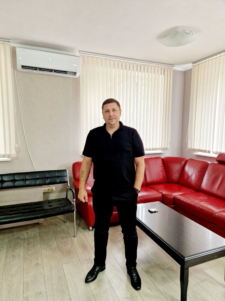  53156871  Erik, 39 ,    