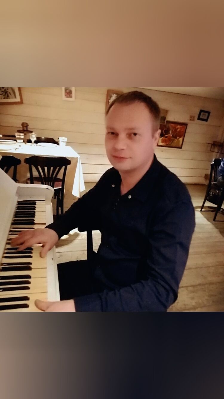  ,   Sergey, 48 ,   ,   