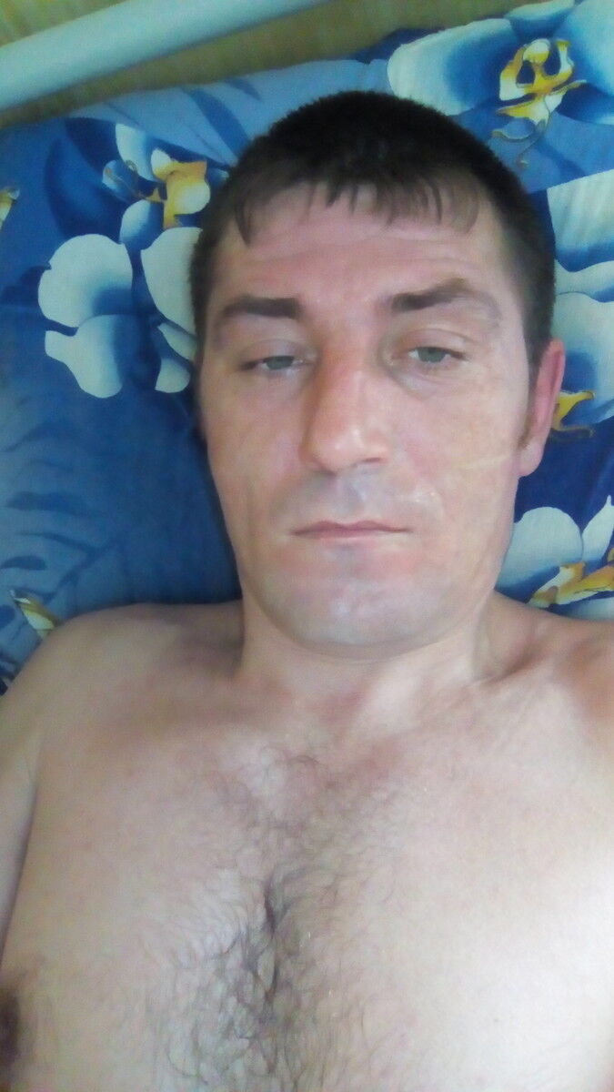  ,   Pavel, 40 ,  