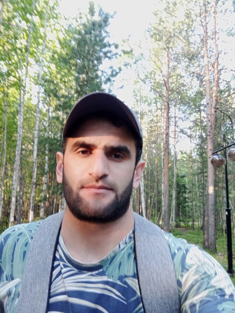  52442821  Akbar, 33 ,    