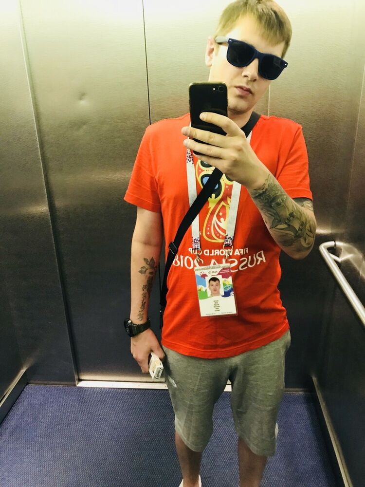  ,   Denis, 33 ,   ,   , c 
