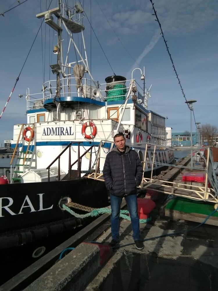  ,   Ruslan, 43 ,   ,   , c , 