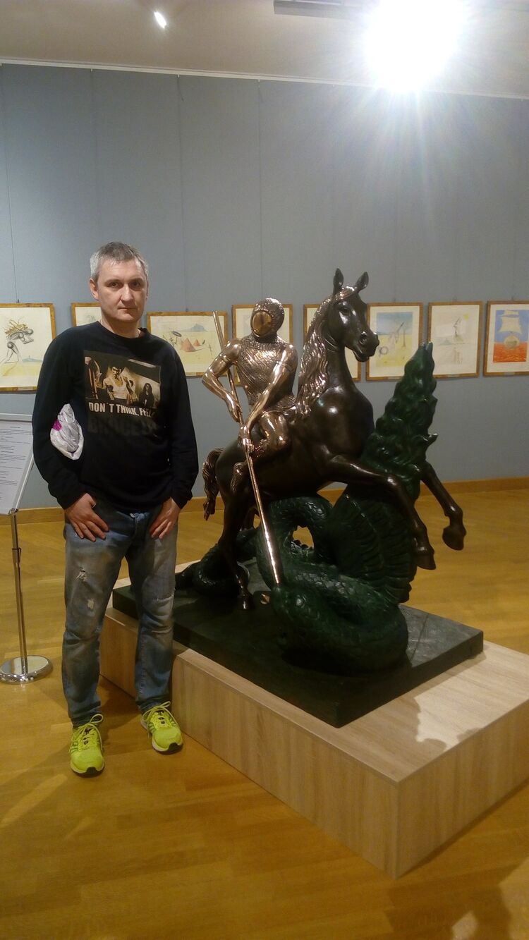  48004791  Pavel, 51 ,    