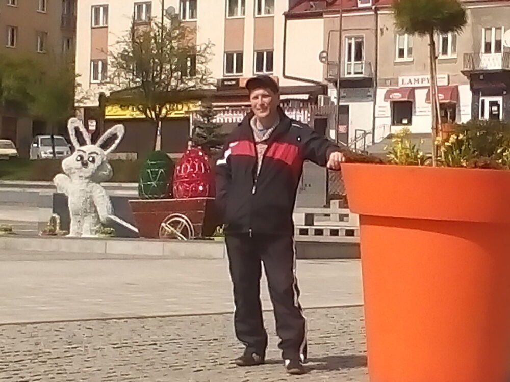 Ostrowiec Swietokrzyski,   , 44 ,   ,   , c 