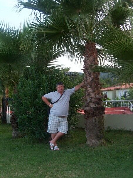  5233181  Oleg, 52 ,    