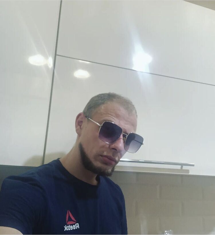  48970071  , 27 ,    