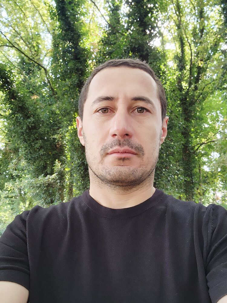  53695491  John, 31 ,    Lokeren